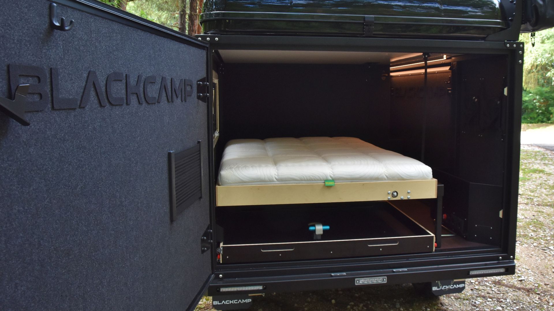 Lifting bed BLACKCAMP FREEda